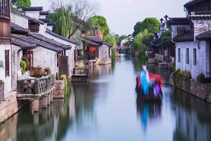 斯凯奇中国合伙人陈伟利:2023年服装销售增长28%